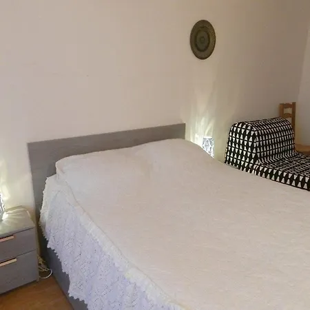 T2 Avec Terrasse Sud, Garage, Centre-ville Du Lavandou, Proche - Fr-1-251-789