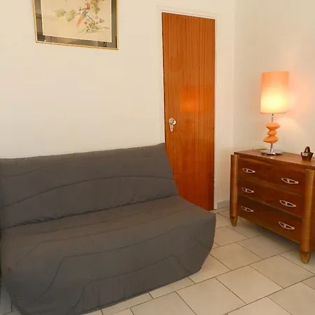 Apartment T2 Avec Terrasse Sud, Garage, Centre-ville Du Lavandou, Proche - Fr-1-251-789 *